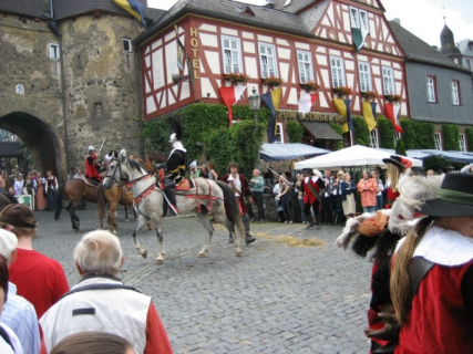 spektakulum-braunfels-07-020_20100719_1520338765